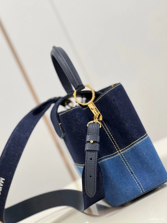 WIS LOUIS VUITTON CAPUCINES MM 0710